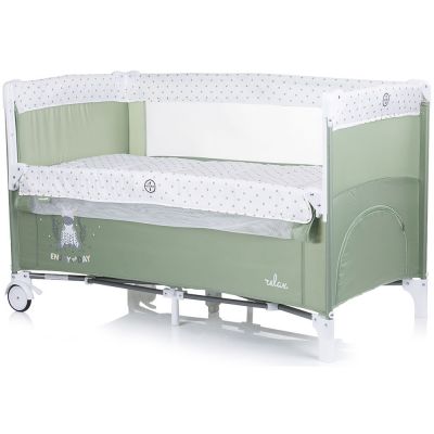 Patut Chipolino Relax aloe cu laterala culisanta pliabil, cu laterala culisanta, sistem side-sleeping, 2 nivele, usita cu fermoar, roti cu blocare, geanta de transport inclusa, standard European EN716-1