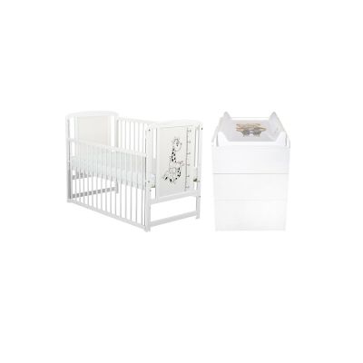 Set mobilier pentru copii, BabyNeeds: Patut cu laterala culisanta, din lemn de pin si MDF, somiera reglabila in 3 trepte, Timmi Girafa, 120x60 cm + Saltea cocos-burete-cocos, 10 cm + Comoda cu masuta de infasat, Alb